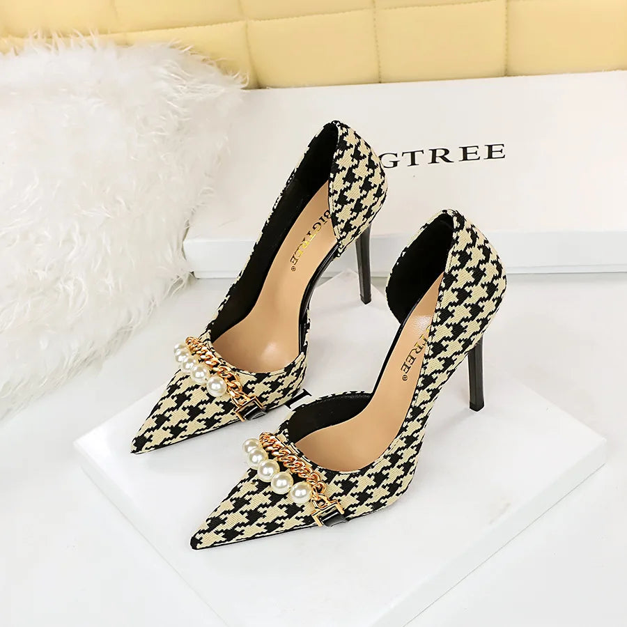 Korean Version of Shallow Mouth High Heel Hollow Thousands of Bird Grid Pearl Single Shoes
