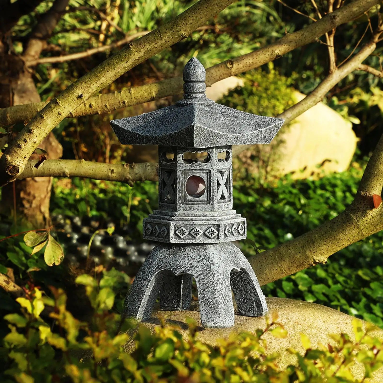Solar Pagoda Lantern Stone Finish Garden Statue Polyresin Lamp
